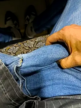 Snapshot of Ersin_meral chatting on 09-13-25, 04:07 Ersin meral online show from 09-13-25, 04:07