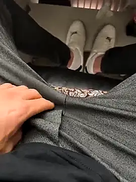 Snapshot of Ersin_meral chatting on 09-17-25, 06:26 Ersin meral online show from 09-17-25, 06:26