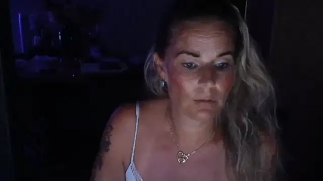 Snapshot of Mrs-Aurora chatting on 07-16-26, 12:38 Mrs-Aurora online show from 07-16-26, 12:38