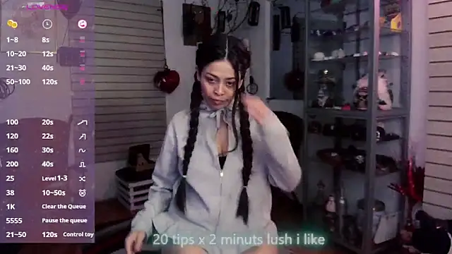 xinamora online show from 10-23-25, 04:23