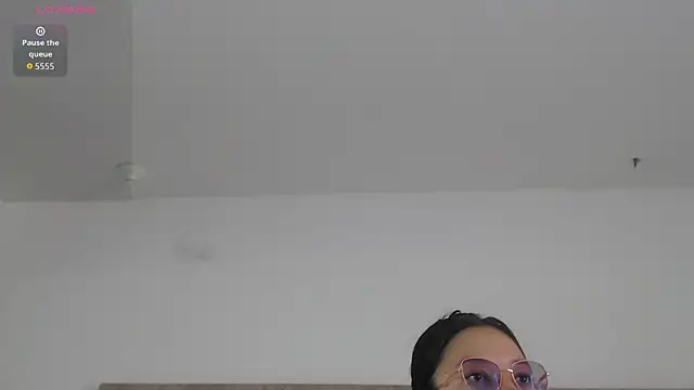 Snapshot of Kitty_ravee chatting on 09-23-25, 02:09 Kitty ravee online show from 09-23-25, 02:09