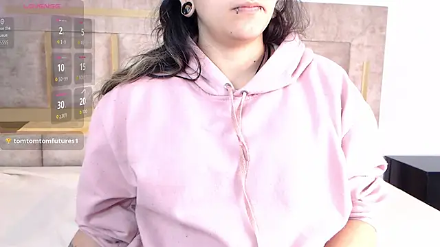 Snapshot of Kitty_ravee chatting on 09-24-25, 01:47 Kitty ravee online show from 09-24-25, 01:47