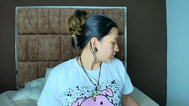 Snapshot of Kitty_ravee chatting on 10-12-25, 12:53 Kitty ravee online show from 10-12-25, 12:53