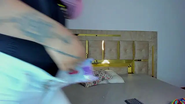 Snapshot of Kitty_ravee chatting on 01-14-26, 03:01 Kitty ravee online show from 01-14-26, 03:01