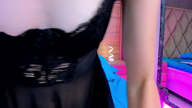 EimyAndMaxi online show from 04-21-26, 01:42