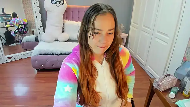 Tammy parker  online show from 10-18-25, 04:48