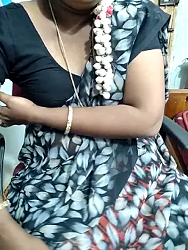 Snapshot of lolida69thamil chatting on 10-09-25, 03:54 lolida69thamil online show from 10-09-25, 03:54