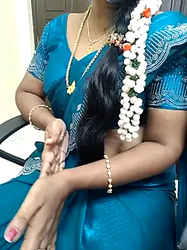 Snapshot of lolida69thamil chatting on 06-12-26, 01:43 lolida69thamil online show from 06-12-26, 01:43