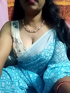 Snapshot of hotsana79 chatting on 09-28-25, 05:07 hotsana79 online show from 09-28-25, 05:07