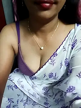 Snapshot of hotsana79 chatting on 10-11-25, 04:38 hotsana79 online show from 10-11-25, 04:38