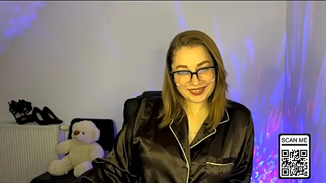 Snapshot of Ruthless_111 chatting on 12-13-25, 08:25 Ruthless 111 online show from 12-13-25, 08:25