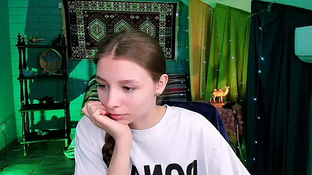 JulieDaniel online show from 04-17-26, 04:26