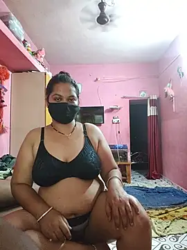 Snapshot of biggbobbsgirl chatting on 05-14-26, 02:29 biggbobbsgirl online show from 05-14-26, 02:29