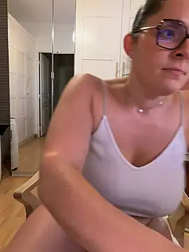chloedlm5 online show from 07-28-26, 08:52