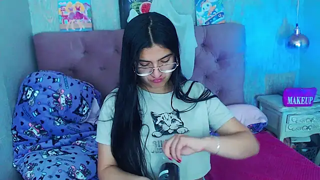 laurenelove online show from 10-25-25, 03:25