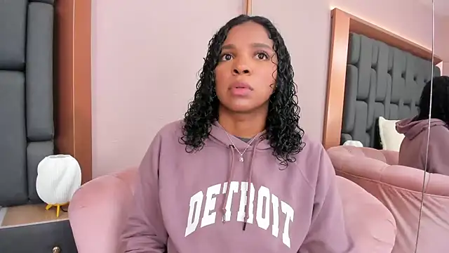 LisaMendez online show from 11-06-25, 03:51