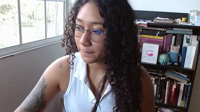 Snapshot of clitia_xx chatting on 02-04-26, 08:36 clitia xx online show from 02-04-26, 08:36
