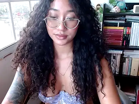Snapshot of clitia_xx chatting on 08-06-26, 08:44 clitia xx online show from 08-06-26, 08:44