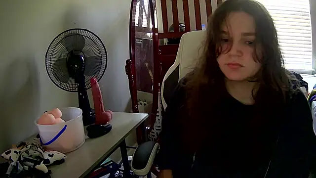 Snapshot of Elli-Ixby chatting on 11-14-25, 04:17 Elli-Ixby online show from 11-14-25, 04:17