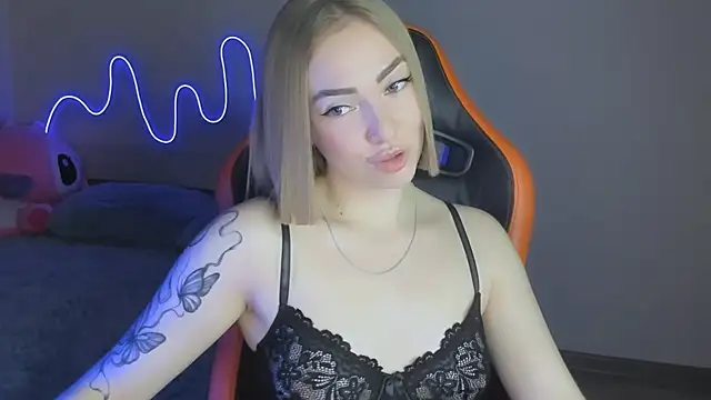 LaraKrein lk online show from 11-21-25, 03:22