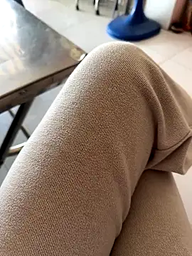 sharon-Hanna online show from 11-15-25, 01:58