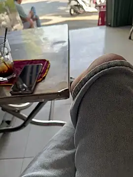 sharon-Hanna online show from 12-16-25, 01:32