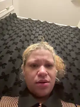 Snapshot of thatgurlred chatting on 02-03-26, 09:25 thatgurlred online show from 02-03-26, 09:25