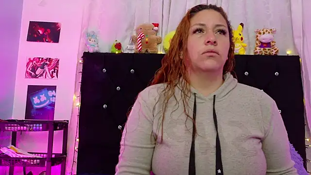 queen marifer online show from 12-21-25, 10:11