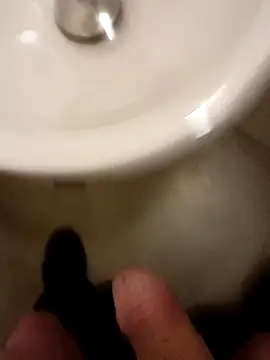 Snapshot of 69dagosto chatting on 10-25-25, 03:58 69dagosto online show from 10-25-25, 03:58