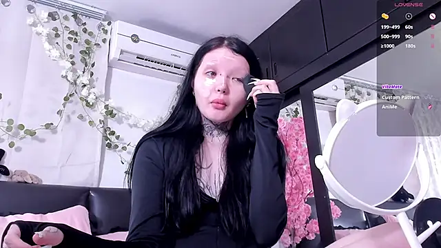 Snapshot of Lein_Bone chatting on 09-18-25, 12:29 Lein Bone online show from 09-18-25, 12:29