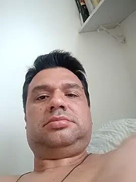 Snapshot of Crocante_Hot chatting on 11-09-25, 05:44 Crocante Hot online show from 11-09-25, 05:44