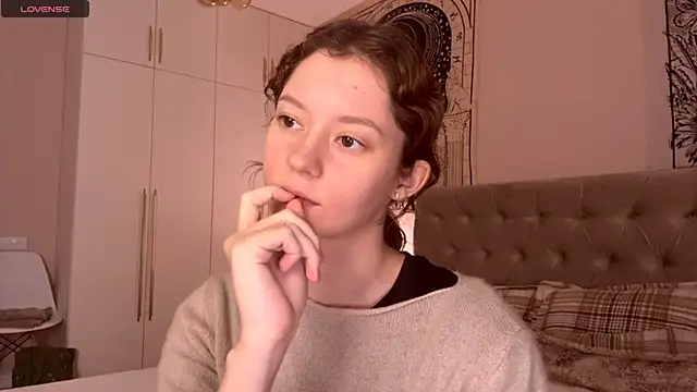 Snapshot of IrisPurrphy chatting on 11-16-25, 03:39 IrisPurrphy online show from 11-16-25, 03:39