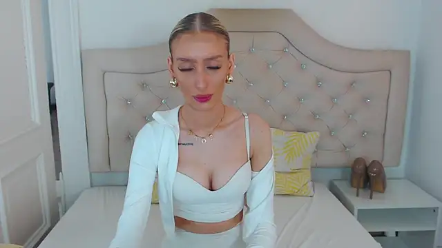 NatalieSensual online show from 04-23-26, 08:46