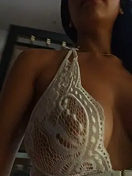 Snapshot of Mavi_roouse_ chatting on 11-23-25, 12:27 Mavi roouse online show from 11-23-25, 12:27