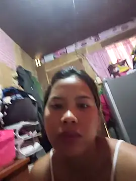 Snapshot of bella01-25-23 chatting on 09-21-25, 06:48 bella01-25-23 online show from 09-21-25, 06:48