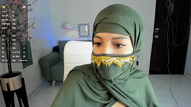 leila whisper online show from 09-13-25, 06:18