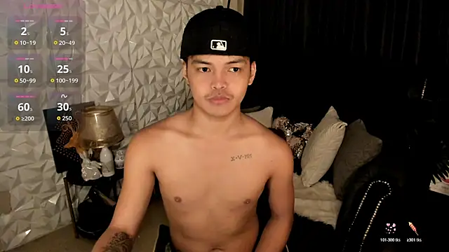 Snapshot of asianhugescott chatting on 01-10-26, 01:13 asianhugescott online show from 01-10-26, 01:13