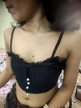 Snapshot of Snaya-baby chatting on 12-16-25, 02:11 Snaya-baby online show from 12-16-25, 02:11