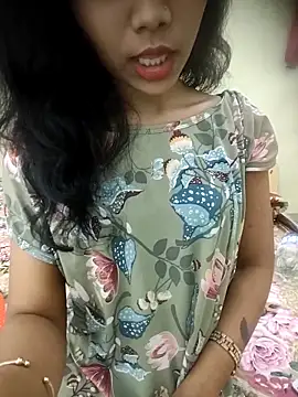 Snapshot of Snaya-baby chatting on 12-17-25, 08:04 Snaya-baby online show from 12-17-25, 08:04