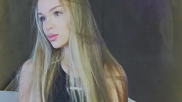 Snapshot of MarilynNova chatting on 06-27-26, 04:28 MarilynNova online show from 06-27-26, 04:28