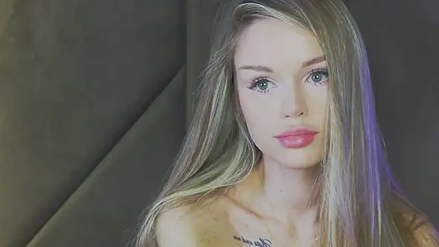 Snapshot of MarilynNova chatting on 07-05-26, 04:52 MarilynNova online show from 07-05-26, 04:52