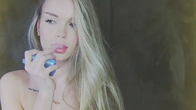 Snapshot of MarilynNova chatting on 07-22-26, 04:15 MarilynNova online show from 07-22-26, 04:15