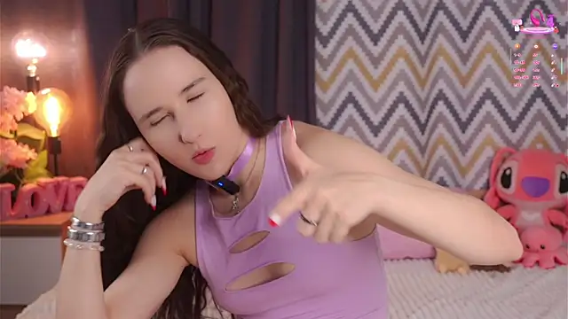 MaudAle online show from 11-22-25, 01:15