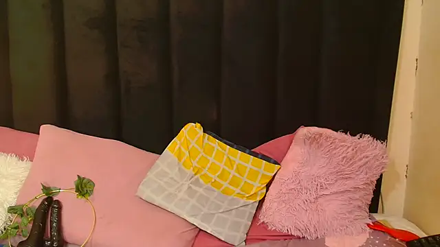 AmazingDarkDoll online show from 10-11-25, 06:23