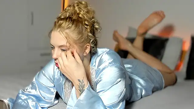 LilyFlamee online show from 03-18-26, 01:14