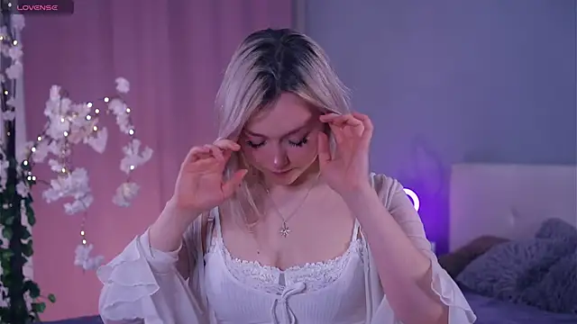 AccaCroyle online show from 04-10-26, 08:02