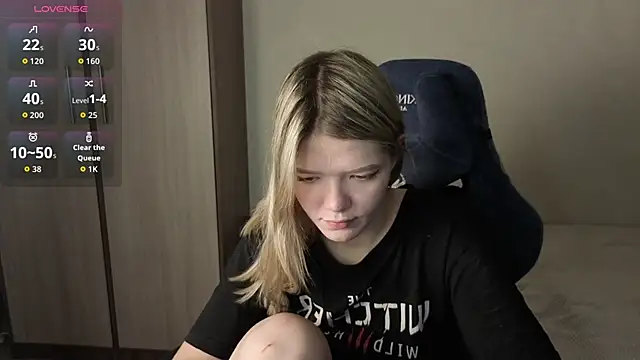 Snapshot of KatanaSVibe chatting on 12-01-25, 01:05 KatanaSVibe online show from 12-01-25, 01:05