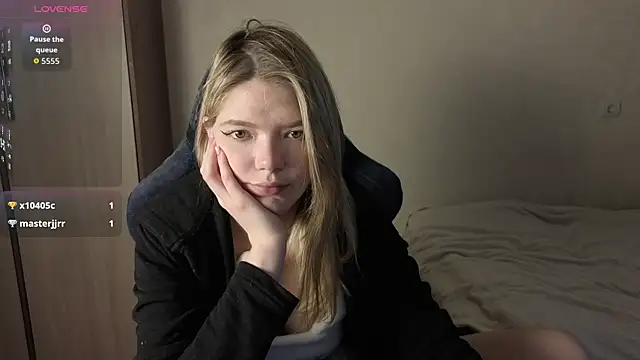 Snapshot of KatanaSVibe chatting on 12-02-25, 10:53 KatanaSVibe online show from 12-02-25, 10:53