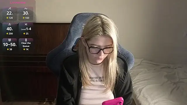 Snapshot of KatanaSVibe chatting on 04-10-26, 05:17 KatanaSVibe online show from 04-10-26, 05:17