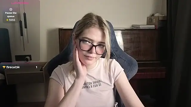 Snapshot of KatanaSVibe chatting on 05-28-26, 04:26 KatanaSVibe online show from 05-28-26, 04:26